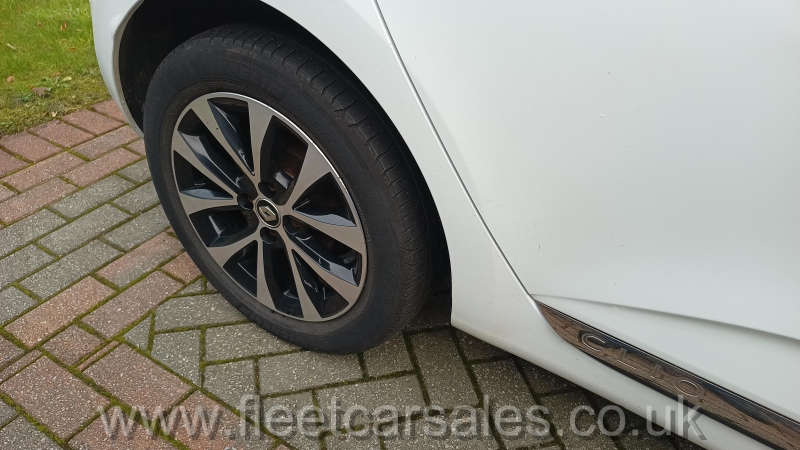 Renault Clio Iconic (5)